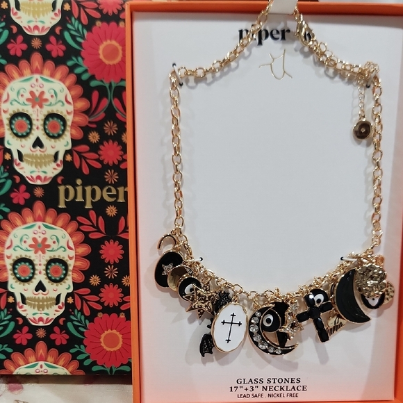 🔹️Piper k🔹️Gold and Black Charm Halloween Theme 17" Glass Stone Necklace - Picture 1 of 5